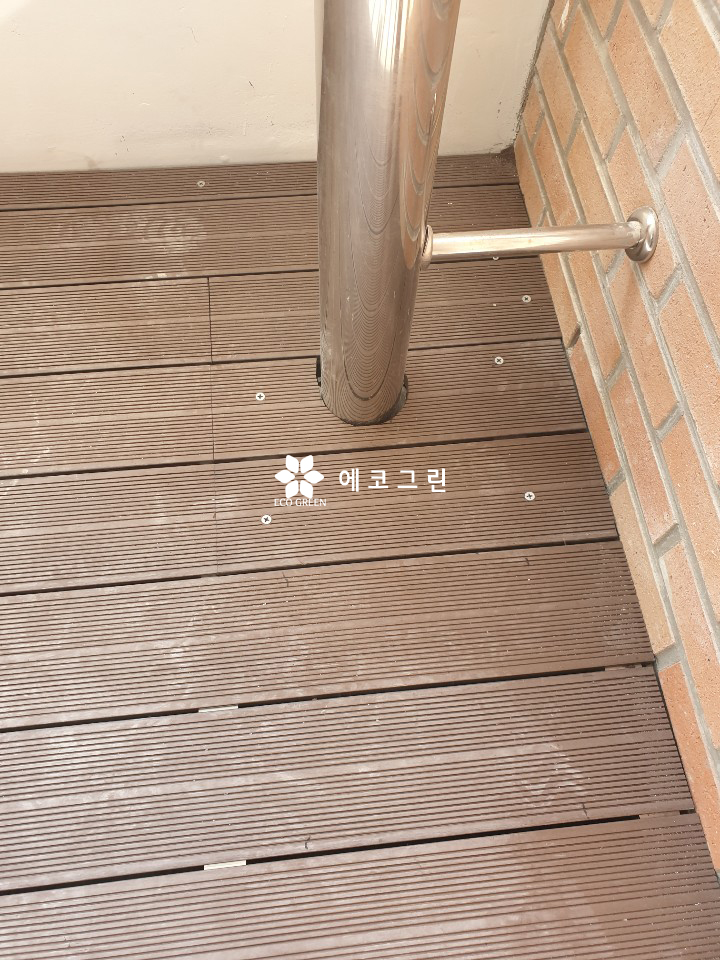 2층 정면 점검구는잘열림.jpg